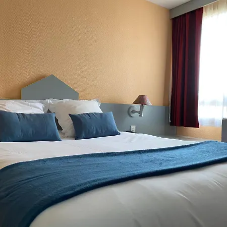 Hotel Brit Essentiel Moulins 2*