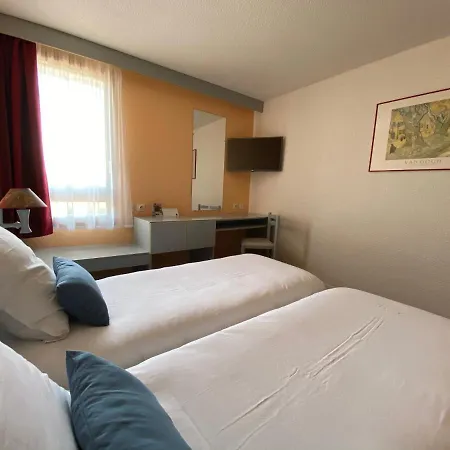 Brit Essentiel Moulins Hotel