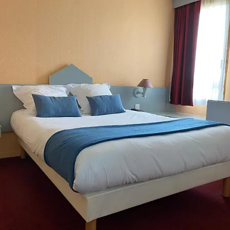 Brit Essentiel Moulins Hotel 2*