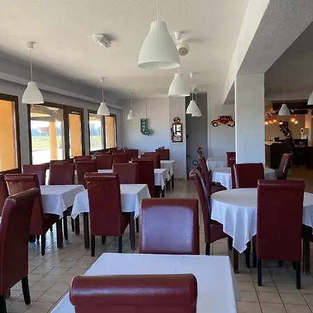 Brit Essentiel Moulins 2* Avermes