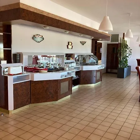 Brit Essentiel Moulins Hotel Avermes