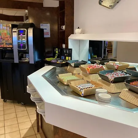 Brit Essentiel Moulins Hotel