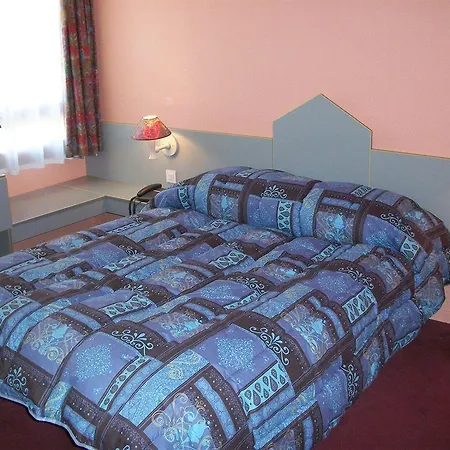 Hotel Brit Essentiel Moulins 2*