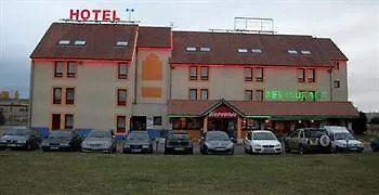 Otel Brit Essentiel Moulins Avermes
