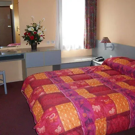 Otel Brit Essentiel Moulins Avermes