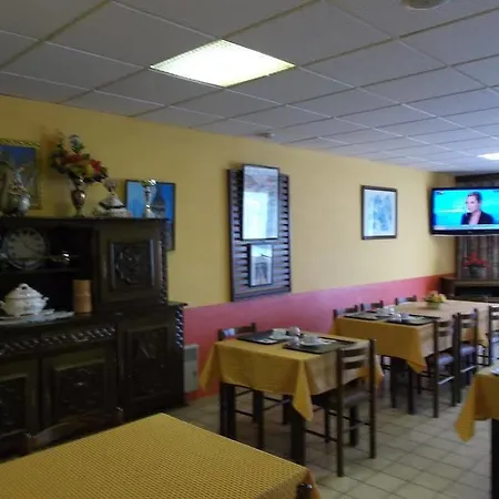 Brit Essentiel Moulins Hotel 2*